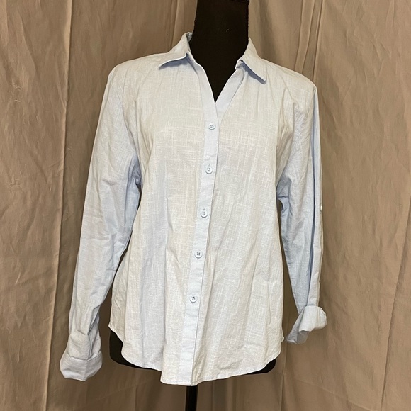 Saovere Tops - NWOT Linen and Cotton Blend Light Blue Button-Down Shirt - Women